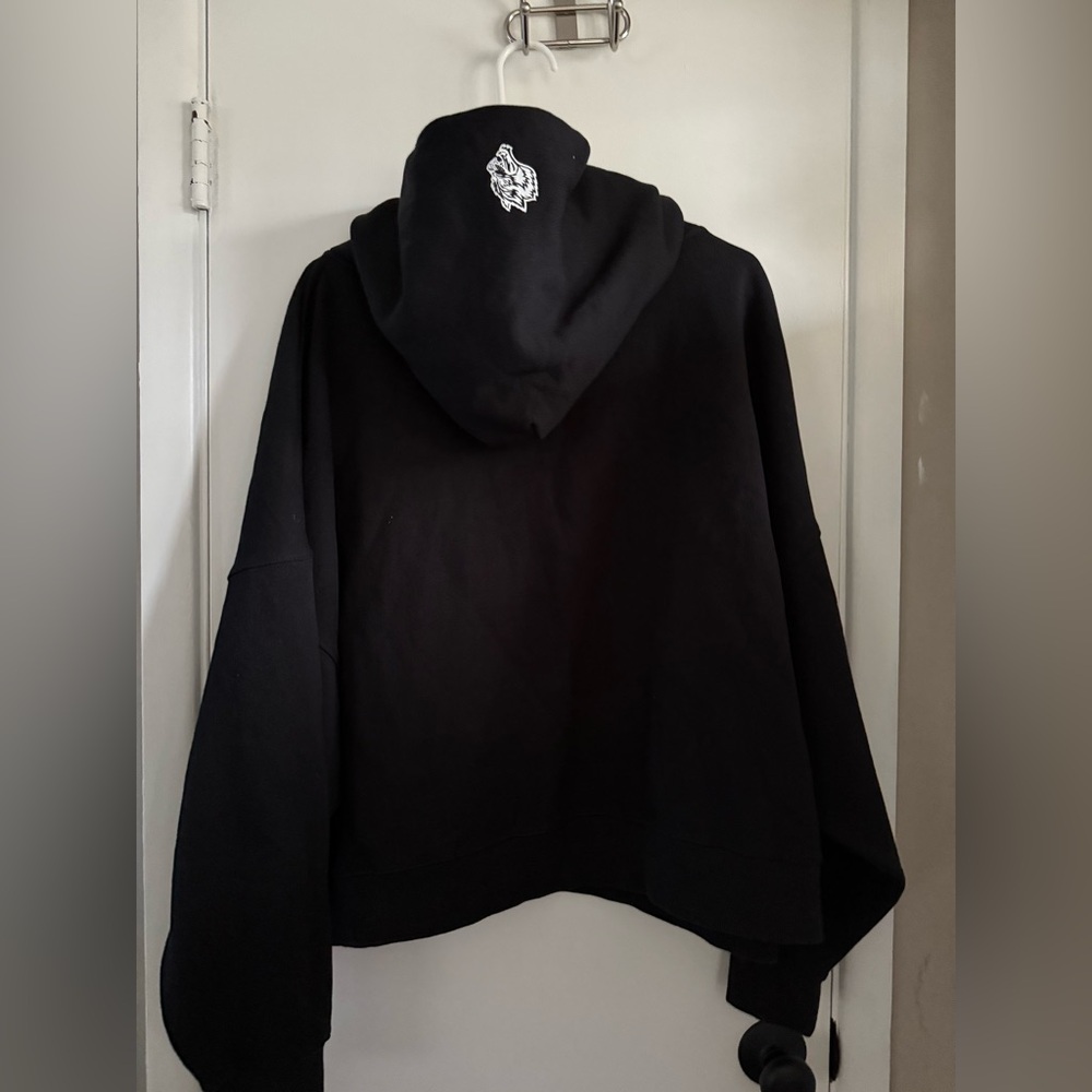 Darc Sport Hoodie with Studded 'WOLVES' Design 525/1000 NWOT Size Large - Picture 2 of 4